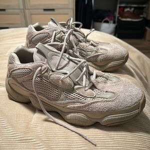 Yeezy 500 blushes